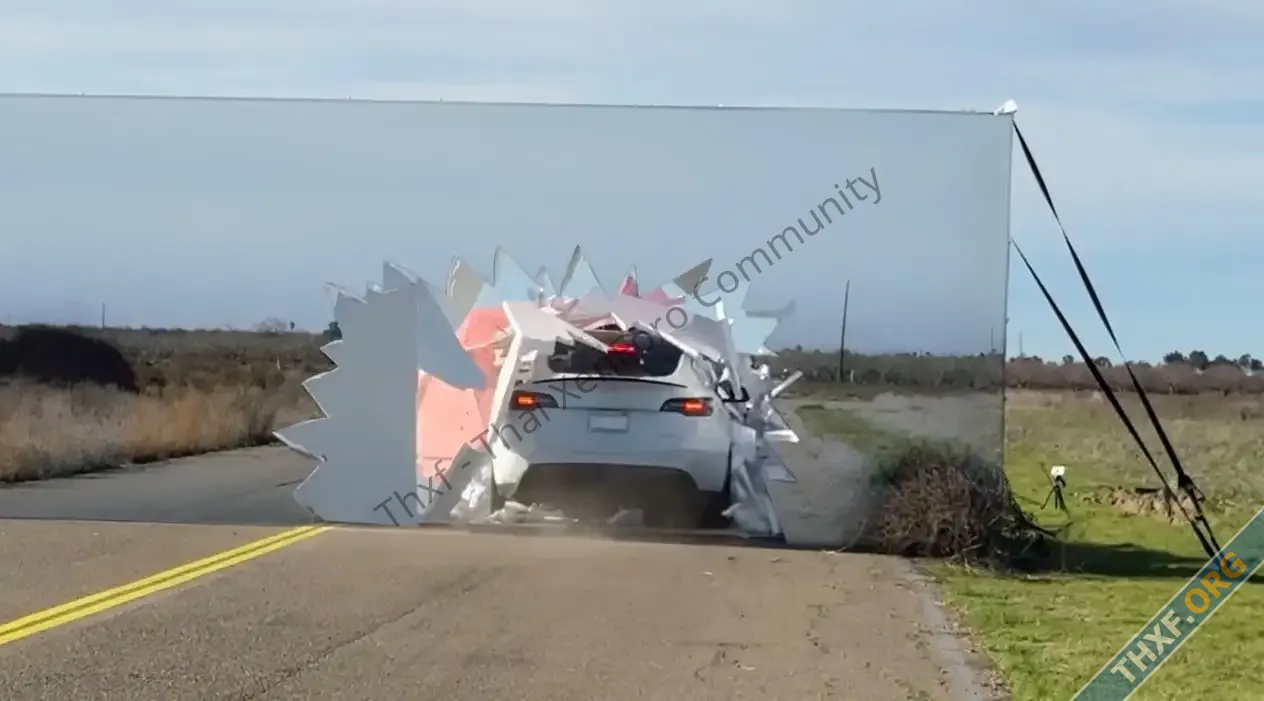กล้อง vs lidar ผลทดสอบ Tesla Model Y เจอฉากกั้นรูปถนนปลอม ชนฉากเข้าเต็มๆ-1.webp