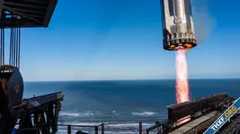 SpaceX ทดสอบภารกิจ Starship ครั้งที่ 7 - ยานระเบิดกลางอากาศ แต่จรวด Super Heavy เดินทางกลับมาฐานยิงได้อีกครั้ง
