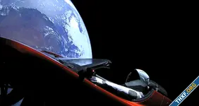 นักดาราศาสตร์รายงานพบดาวเคราะห์น้อยดวงใหม่ แต่สรุปเป็นรถ Tesla ที่ส่งขึ้นอวกาศไปเมื่อปี 2018