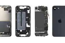iFixit แกะ iPhone 16e คะแนนการซ่อมแซมเท่า iPhone 16, พบเมนบอร์ดออกแบบใหม่ให้รองรับชิป C1