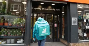 DoorDash ปิดดีลซื้อกิจการ Deliveroo ด้วยมูลค่า 1.3 แสนล้านบาท