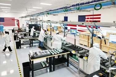 Apple ประกาศแผนสนับสนุนการผลิตในสหรัฐเพิ่มอีก 100000 ล้านดอลลาร์ ระยะเวลา 4 ปี-1.webp Apple ประกาศแผนสนับสนุนการผลิตในสหรัฐเพิ่มอีก 100000 ล้านดอลลาร์ ระยะเวลา 4 ปี-1.webp