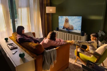 Apple TV 4K รุ่นใหม่ 4th Gen ชิป A19 ทำงานเร็วขึ้น มีไมโครโฟนที่กล่องไว้รับคำสั่งเสียง-1.webp Apple TV 4K รุ่นใหม่ 4th Gen ชิป A19 ทำงานเร็วขึ้น มีไมโครโฟนที่กล่องไว้รับคำสั่งเสียง-1.webp