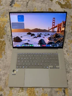 นักพัฒนาพอร์ต macOS 27 ลงโน้ตบุ๊กชิป Snapdragon ได้แล้ว แต่ยังทำงานได้ไม่สมบูรณ์ และเจอบั๊ก...webp นักพัฒนาพอร์ต macOS 27 ลงโน้ตบุ๊กชิป Snapdragon ได้แล้ว แต่ยังทำงานได้ไม่สมบูรณ์ และเจอบั๊ก...webp