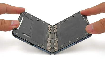 ผู้เชี่ยวชาญพาแกะ iPhone Duo พบจุดน่าสงสัย อาจเป็นสาเหตุทำให้เกิดปัญหาหน้าจอแตก-4.webp ผู้เชี่ยวชาญพาแกะ iPhone Duo พบจุดน่าสงสัย อาจเป็นสาเหตุทำให้เกิดปัญหาหน้าจอแตก-4.webp