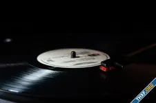 RIAA รายงานภาพรวมอุตสาหกรรมเพลงปี 2023 - Streaming ยังเป็นรายได้หลัก - แผ่น Vinyl เติบโตสูง