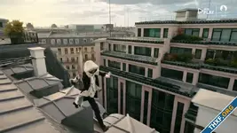 นักฆ่าจาก Assassin's Creed กลายเป็นผู้ถือคบเพลิงโอลิมปิก 2024 ไต่หลังคาที่ปารีส